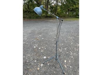 Adjustable Vintage Tripod Floor Lamp