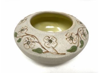 The Pigeon Forge Pottery Planter With Floral Design