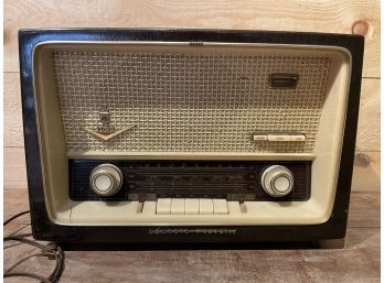 Vintage Grundig Majestic Radio