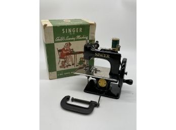 Vintage Singer Miniature Child's Sewing Machine No. 20 Black W/ Original Box