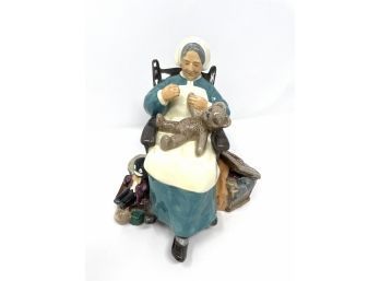 Vintage 1957 Porcelain Royal Doulton England #104 'Nanny' Figurine 6'