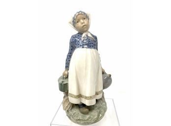 Royal Copenhagen Figurine Peasant Girl With Lunch