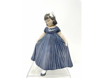 Royal Copenhagen Figurine No.2444 - Dancing Girl