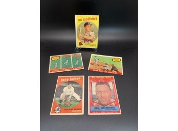 Estate Fresh Lot Of (5) Vintage Baseball Cards