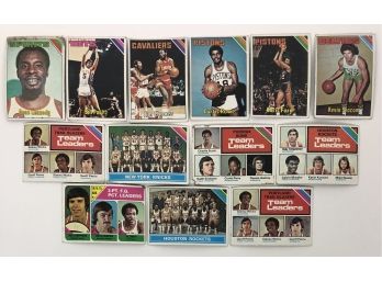 12 1975-76 Topps Basketball Cards