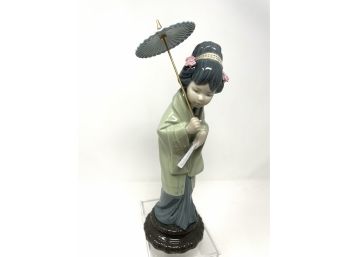 Lladro Figure Japanese Girl With Parasol