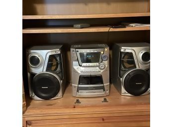 Panasonic Stereo With Subwoofer Speakers And 5 Disk Changer