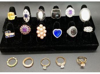 Large Estate Fresh Lot Of (17) Costume Jewelry Rings