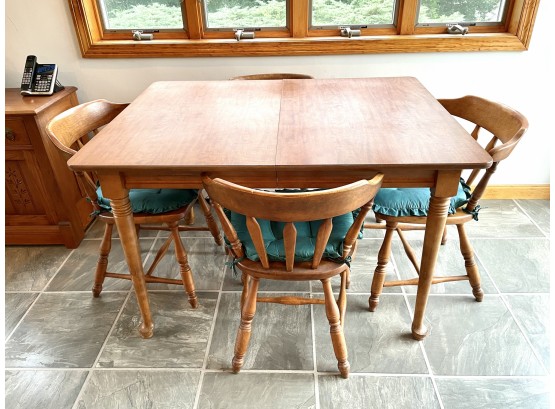 Vintage Kitchen Table With Four Chairs And One Leaf