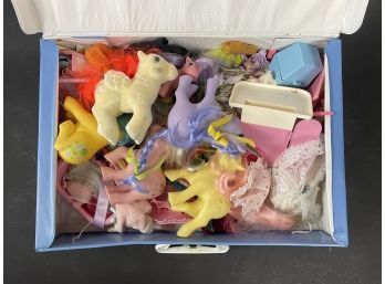 Vintage My Little Pony Case With Some Ponies And A Collection Of Accessories - As Pictured