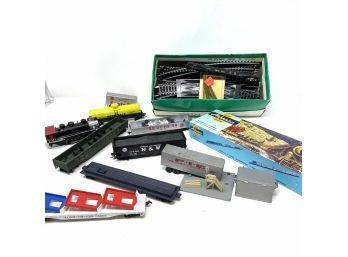 Lot Of Vintage Plastic Train Cars And Accessories