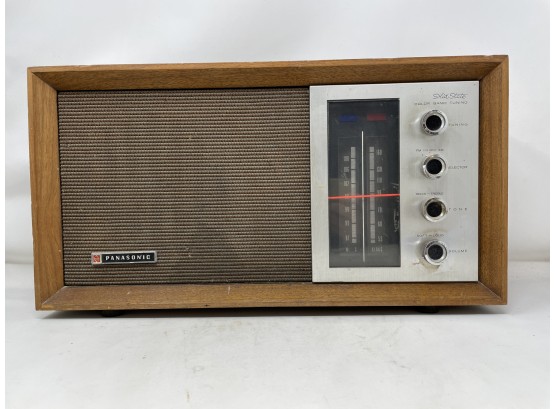 Vintage Panasonic Radio In Working Condition
