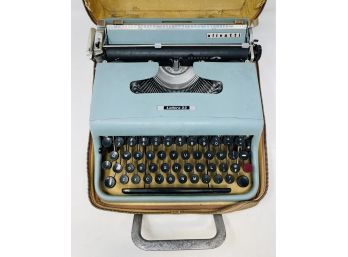 Vintage Olivetti Typewriter Lettera 22