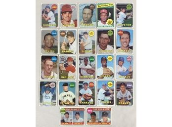 Lot Of (22) 1969 Topps Baseball Cards
