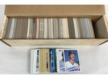 Huge Lot Of Over 600 New York Yankees Baseball Cards!