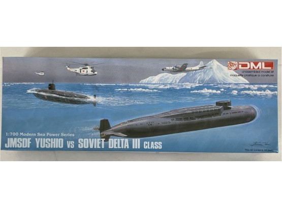 DML Model Kit 1/700 Submarine Model Kit