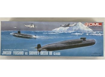 DML Model Kit 1/700 Submarine Model Kit