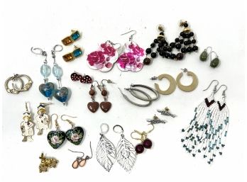 Costume Jewelry Lot 11 - Earrings