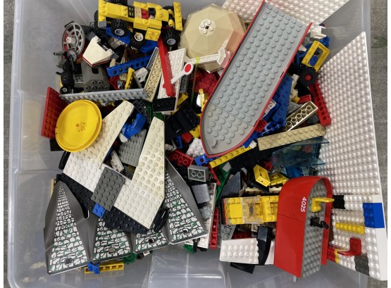 Huge Lot Of Legos Over 8 POUNDS!!