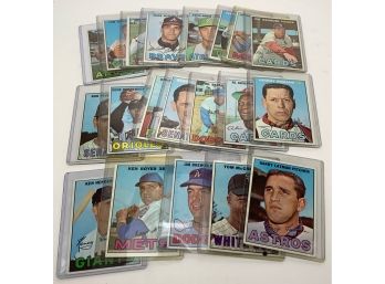 Estate Fresh Lot Of 1967 Topps Baseball Cards