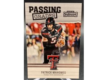 2017 Contenders Draft Passing Grades Patrick Mahomes Rookie Card