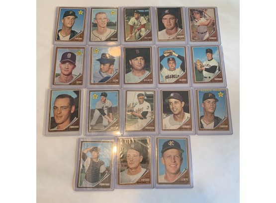 Eighteen 1962 Topps Baseball Cards
