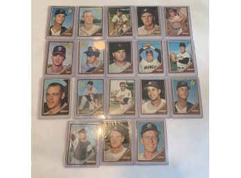 Eighteen 1962 Topps Baseball Cards