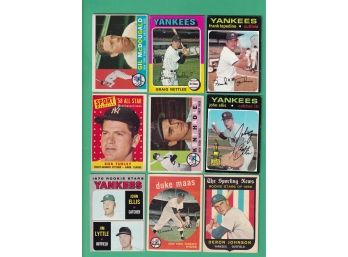 17 Topps New York Yankees Baseball Cards