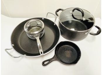 Large Lot Of Kitchen Pots And Pans