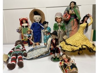 Lot Of Dolls From Around The World! Lot 1
