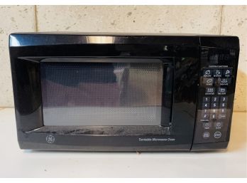 Lightly Used Microwave With Original Manual