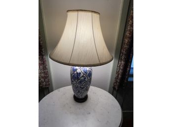 Vtg Blue And White Ceramic Lamp - Asian Motif - In Good Condition