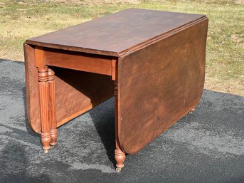 Antique Maple Drop Leaf Table With Reeded Legs C. Early 19th Century