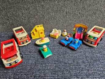 A189 - Fisher Price Vehicles Furniture And People Lot Of Items