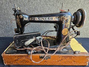 B104 - Singer Sewing Machine - Pre 1940 - Not Tested - LOCAL PICKUP ONLY