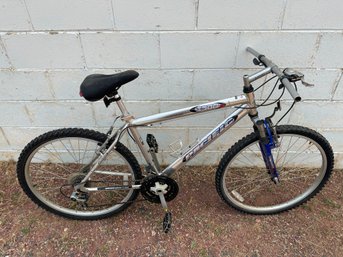 3500 Pacific Bicycle 26'-LOCAL PICK UP ONLY!