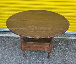 A140 Early Pine Tilt Top Table 29x42' Local Pick Up Only