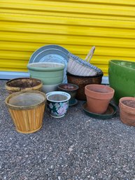 S-144 Flower Pots One With A Frog 15' LOCAL PICKUP ONLY