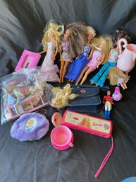 P92 Barbie Lot And Play Items