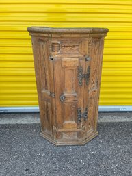 A2 Primitive Corner Cabinet 17x25x44'