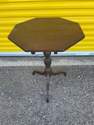 A10 Early Mahog Candle Table 22x28'