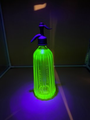 Very Rare 1934 Uranium Glass Seltzer Bottle M PEYTAVIN VILLERS COTTERETS