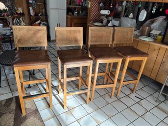 Set Of 4 Barstools With Wicker