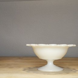 Vintage White Milk Glass Fruit Bowl Open Edge Scalloped Serving/Vegetable Bowl