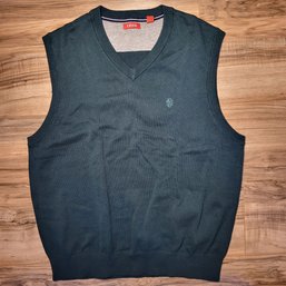 IZOD Men's Green Solid Sweater Vest - LARGE