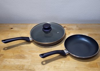 New 2 Frying Pans With 1 Lid