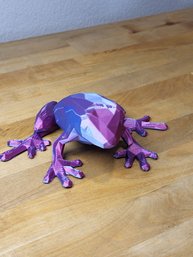 Color Changing Frog Model 5'