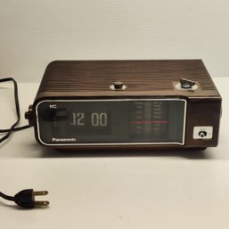 Panasonic FM-AM Radio Clock Radio Rc-6004