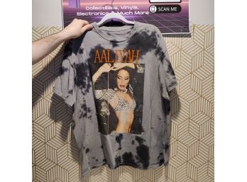 Aaliyah Shirt Size XL