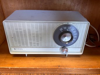 Vintage General Electric Vintage Radio White